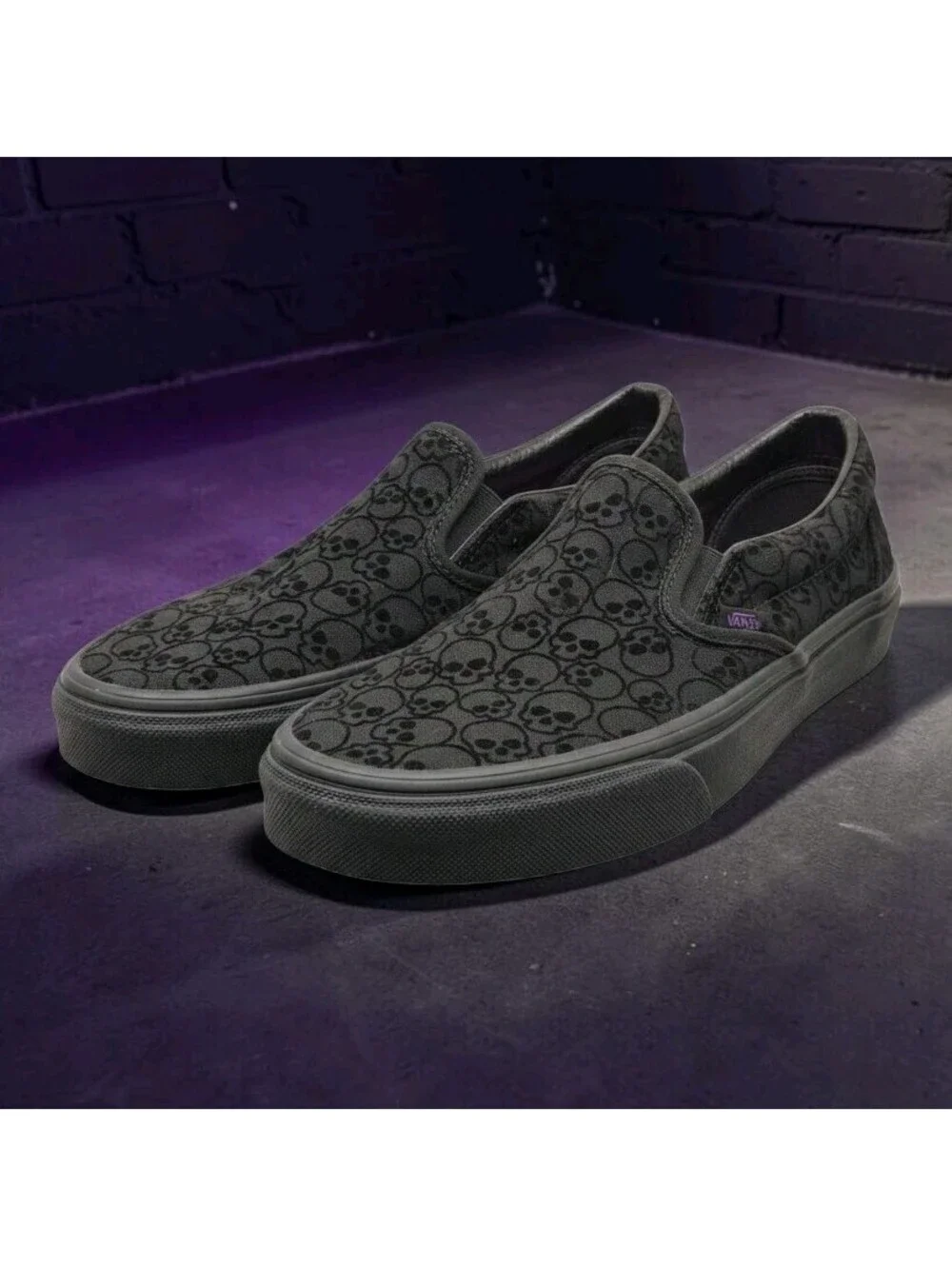 Vans Classic Slip On Flocked Skulls Black Velvet Purple Logo Men's Skate 6.5
